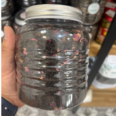 چای توت فرنگی خامه ای اکبر ( 300 گرمی )